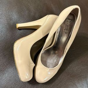 Size 7.5 neutral color heels - nude / bone color